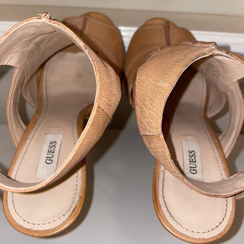 Guess Natural Leather Heels with Strap Size 7M these are gently worn.Very soft. - Picture 11 of 15